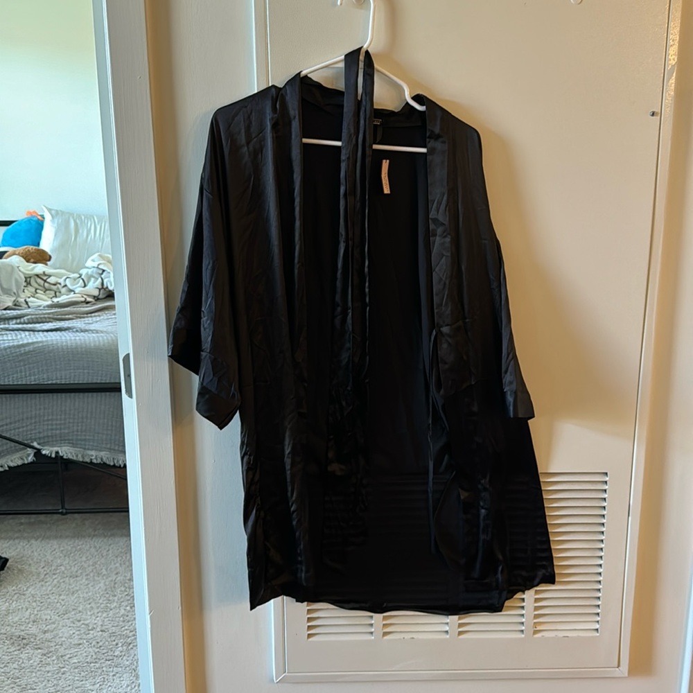 Victoria’s Secret silk robe NWT